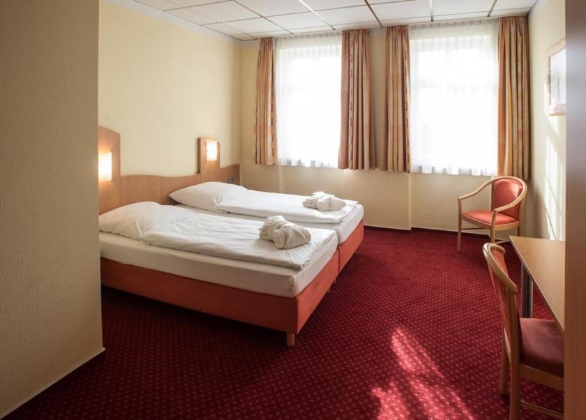 Johanniterhotel Nieder Weisel Εξωτερικό φωτογραφία
