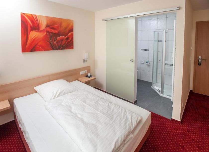 Johanniterhotel Nieder Weisel Εξωτερικό φωτογραφία
